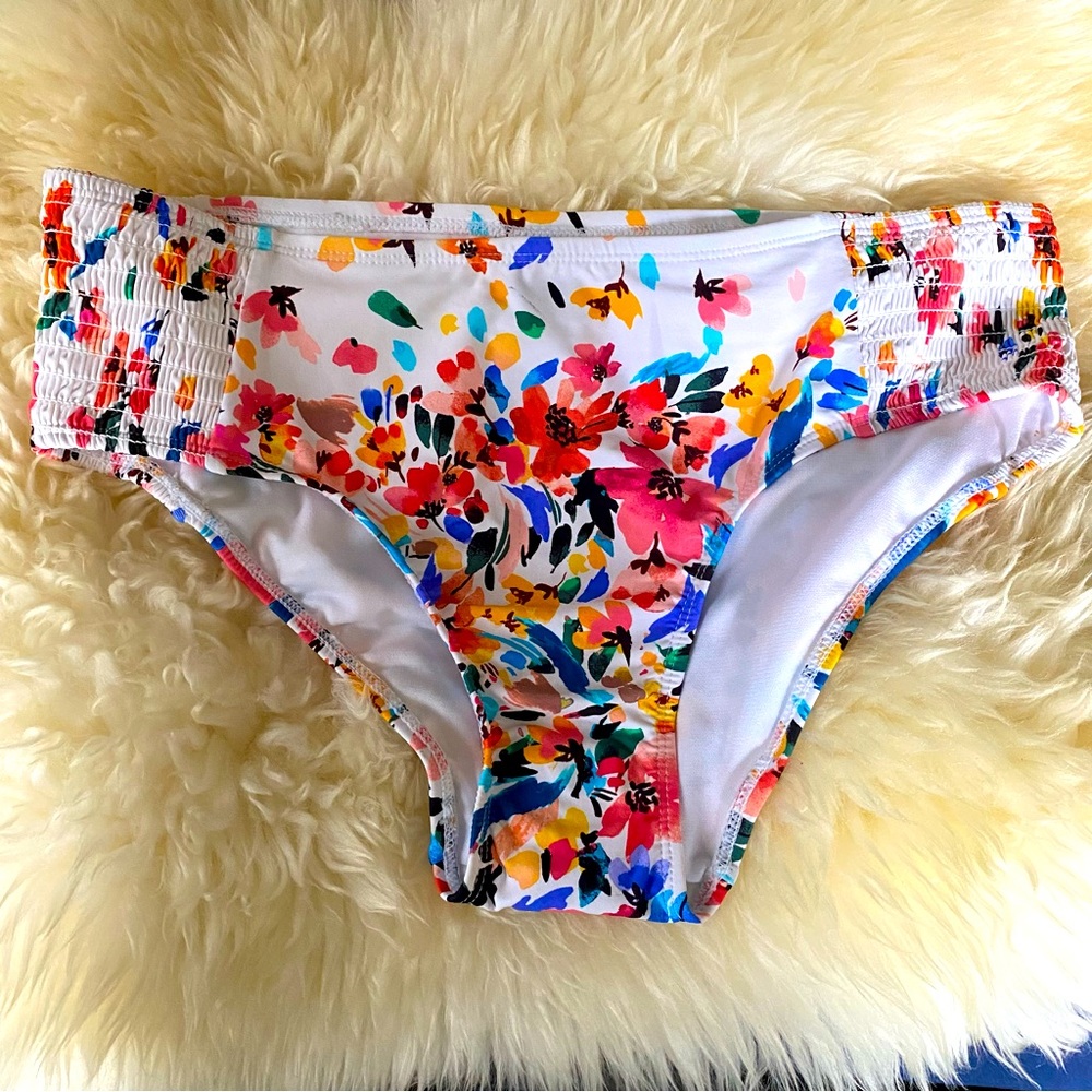 NWT Catalina white and multicoloured floral bikini bottoms